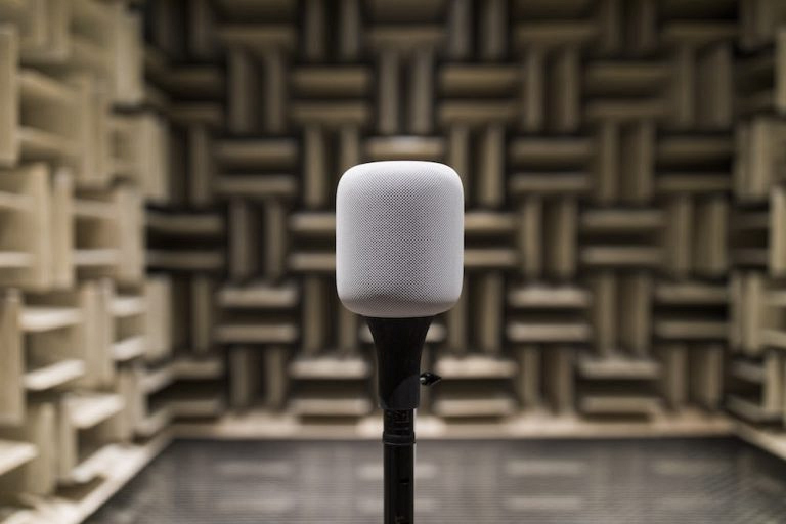 Apple показали аудио лаборатории для тестирования устройств